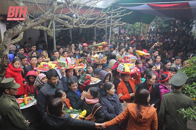 Lễ hội mùa xuân hay cuộc hành hương về “miền cộng cảm” người Việt