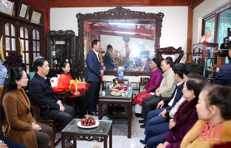 Phó Bí thư Tỉnh ủy Trịnh Tuấn Sinh thăm, chúc Tết các trí thức, văn nghệ sỹ tiêu biểu