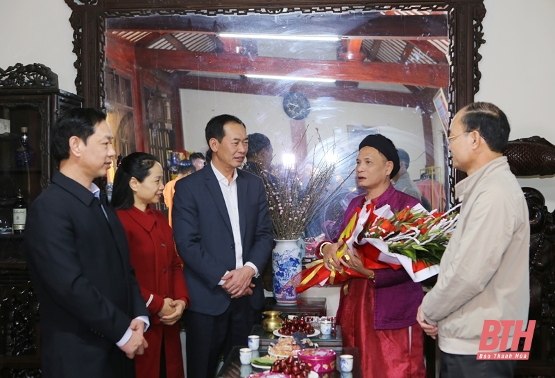 Phó Bí thư Tỉnh ủy Trịnh Tuấn Sinh thăm, chúc Tết các trí thức, văn nghệ sỹ tiêu biểu