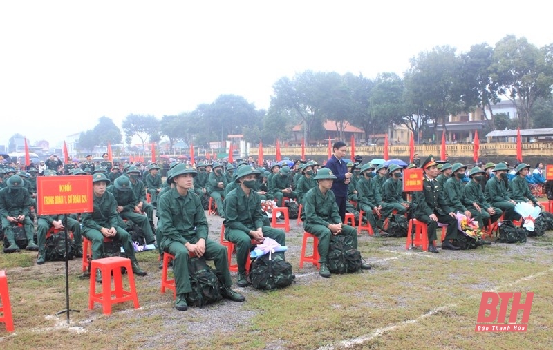 Xúc động ngày lên đường