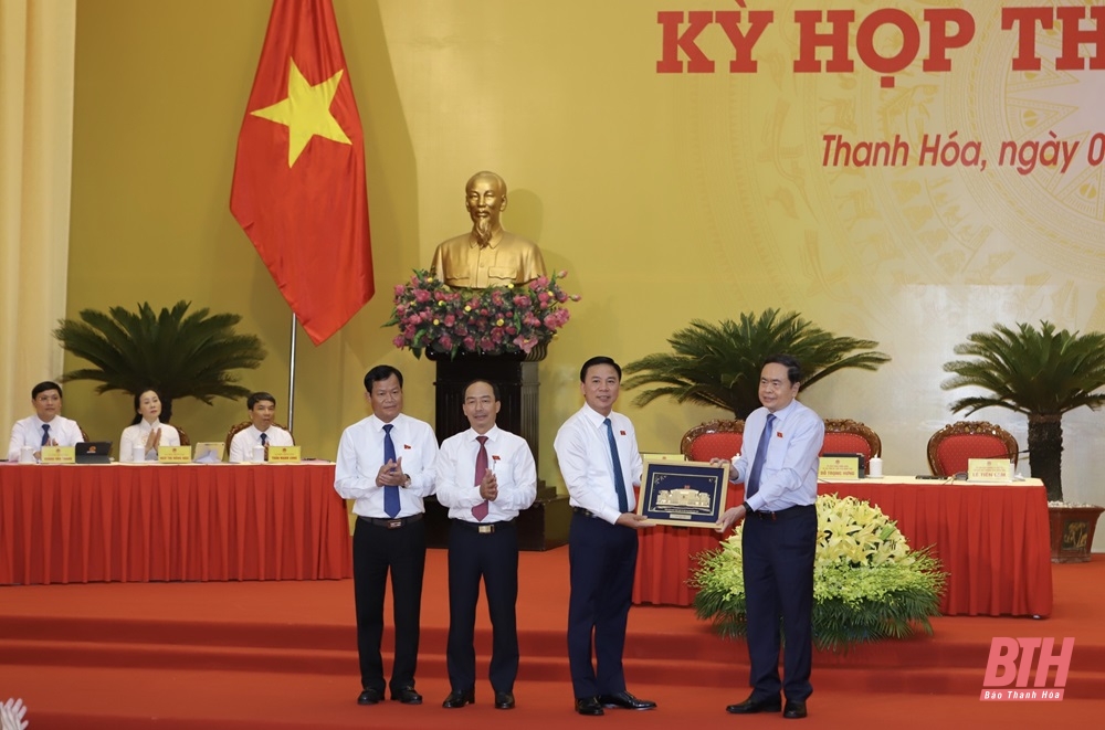 Khai mạc trọng thể Kỳ họp thứ 20, HĐND tỉnh Thanh Hóa khóa XVIII