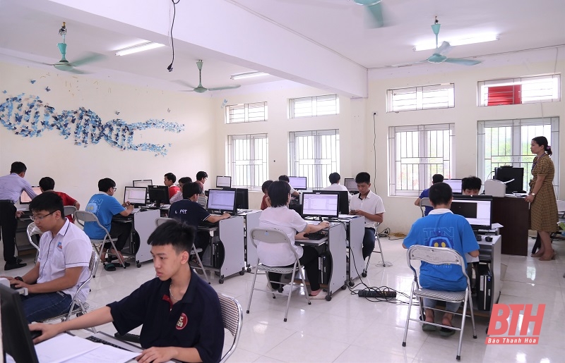 Tỷ lệ thí sinh tham dự thi các môn chuyên vào lớp 10 Trường THPT Chuyên Lam Sơn đạt 99,49%